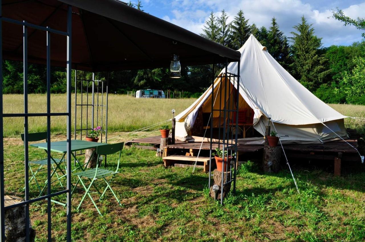 Guillerin Caravan And Glamping Sornac Exterior foto